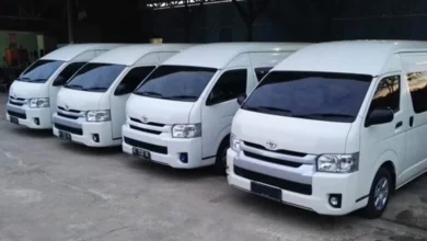 Sejarah Toyota Hiace di Indonesia, Andalan Travel · Toyota Hiace Generasi Pertama Bergaya Pick Up, Tahun 1971 – 1976 · Hiace Generasi Kedua .