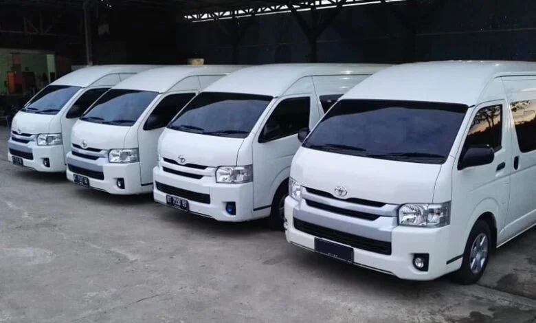 Sejarah Toyota Hiace di Indonesia, Andalan Travel · Toyota Hiace Generasi Pertama Bergaya Pick Up, Tahun 1971 – 1976 · Hiace Generasi Kedua .