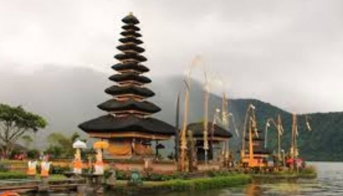 Kali ini admin akan membagikan rekomendasi tempat wisata di bedugul yang tidak boleh terlewatkan saat anda liburan di pulau Bali